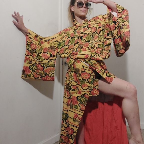 HoSt pIcK - Japanese silk Kimono w/ surreal mod ~ mid century floral pattern - Picture 4 of 16